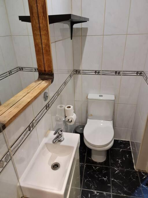 לונדון Cute One Bedroom Apartment מראה חיצוני תמונה